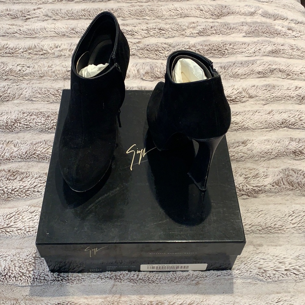 Giuseppe Zanotti Black Ankle Length Booties